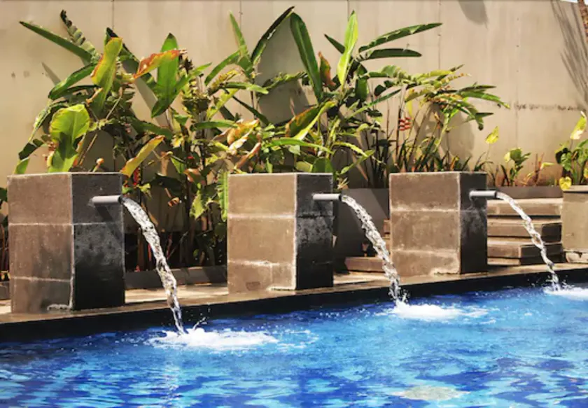 Valore Hotel - Image 1