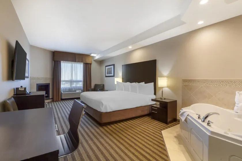 Best Western Plus Sherwood Park - Image 1