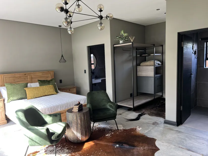 Swan Lake Suites - Image 1
