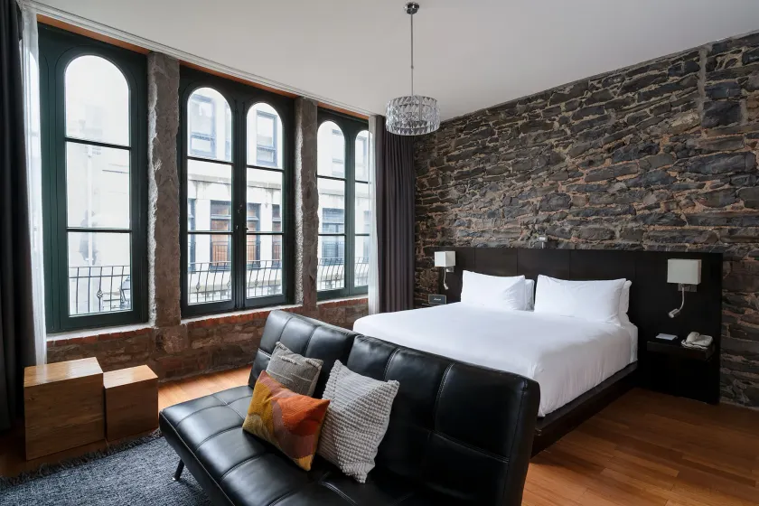 Le Petit Hôtel Vieux-Montréal - Saint-Paul by Gray Collection - Image 1