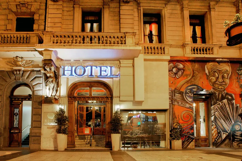 La Fresque Hotel - Image 1
