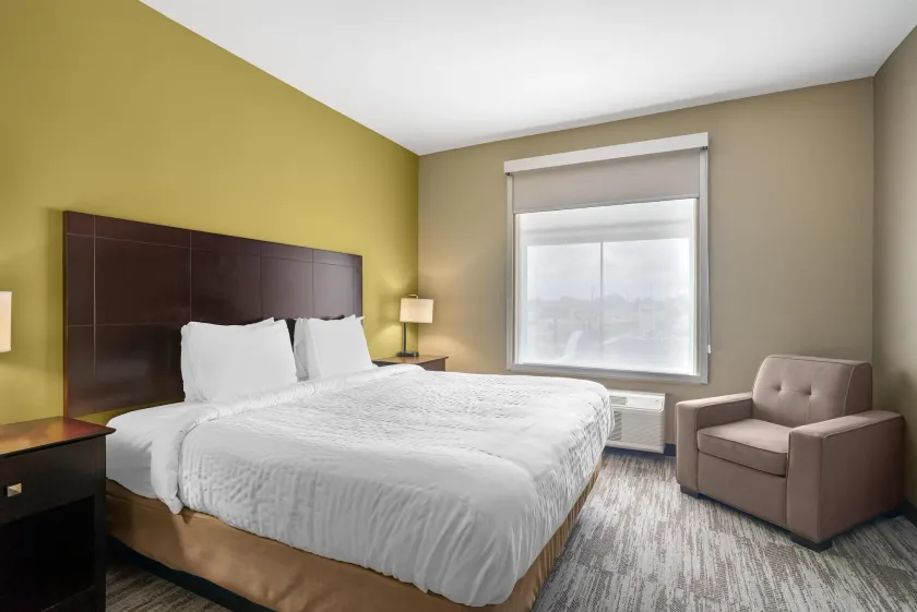 Best Western Plus Chalmette Hotel - Image 1