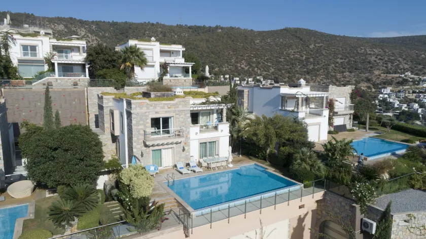 Vhillas Private Luxury Villa Regnum - Image 1