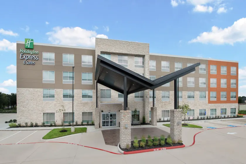 Holiday Inn Express & Suites- Sugar Land SE - Missouri City by IHG - Image 1