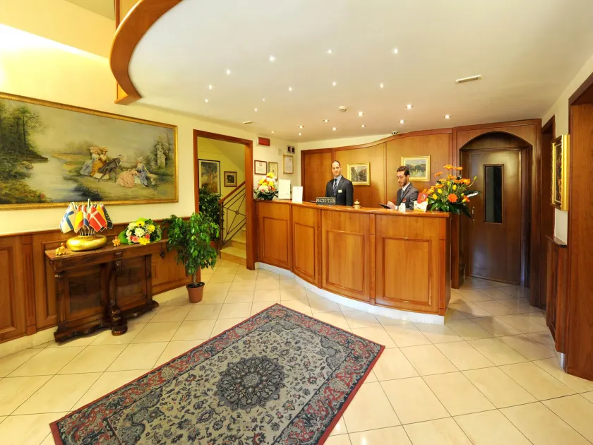 Buono Hotel - Image 1