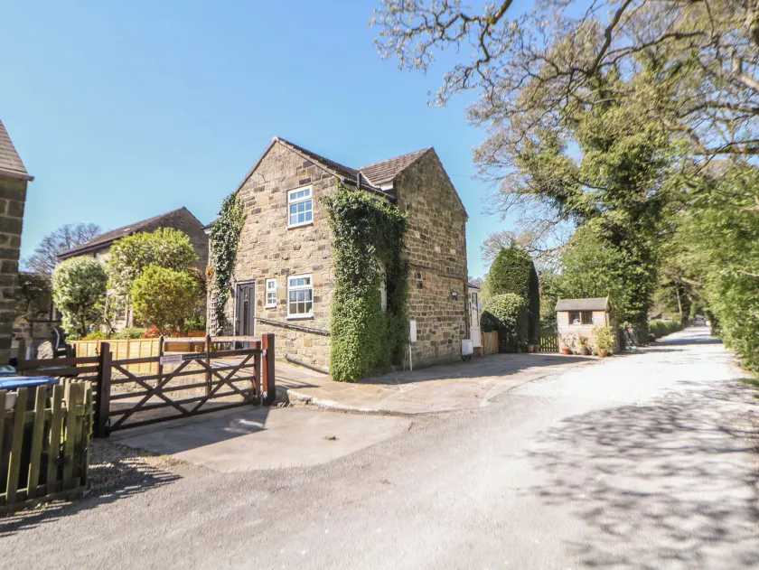 Pine Cottage - Image 1