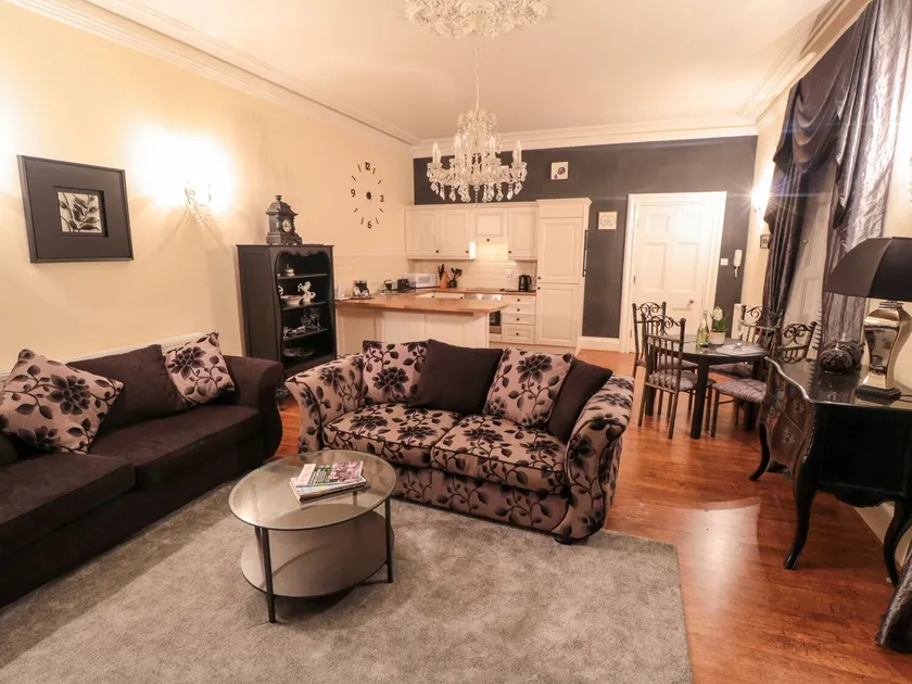 Sneaton Hall Apartment 4 - Image 1