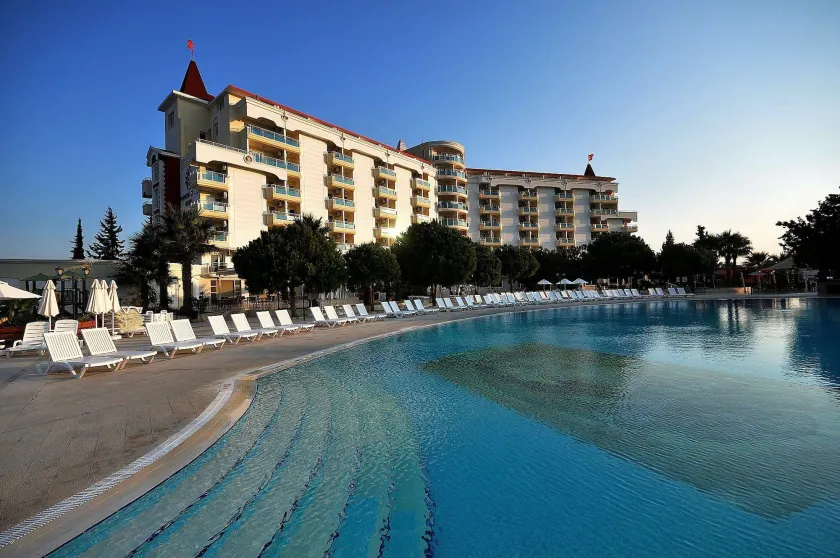 Garden of Sun Hotel - Image 1