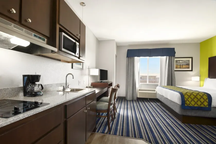 Hawthorn Extended Stay by Wyndham Midland - Image 1