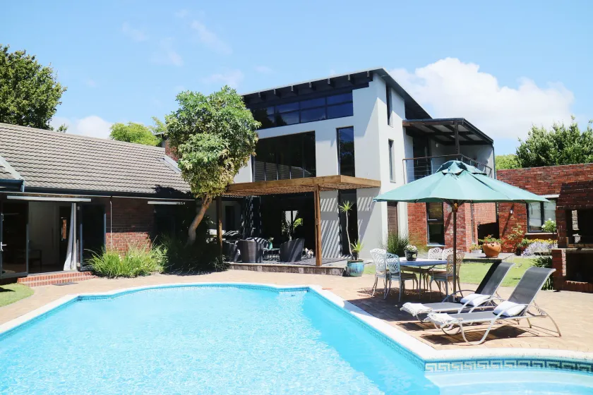 9 Windsor House - Image 1