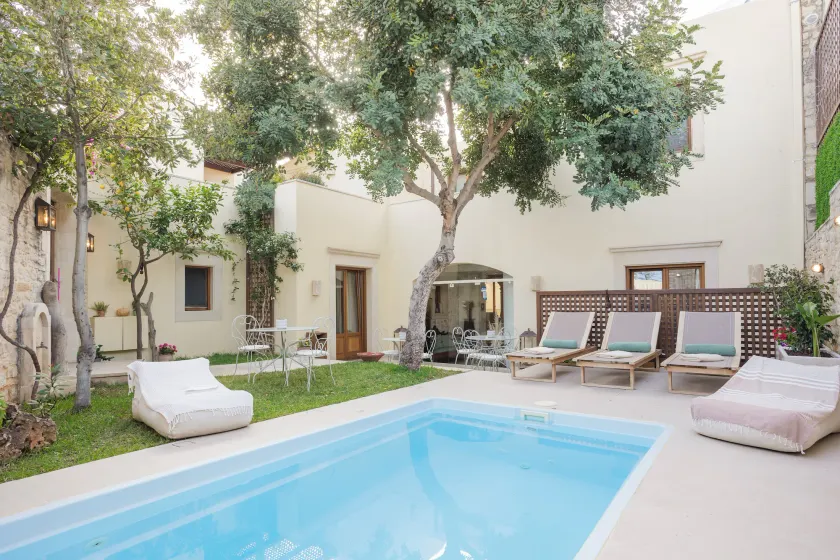Z Boutique Hotel - Image 1
