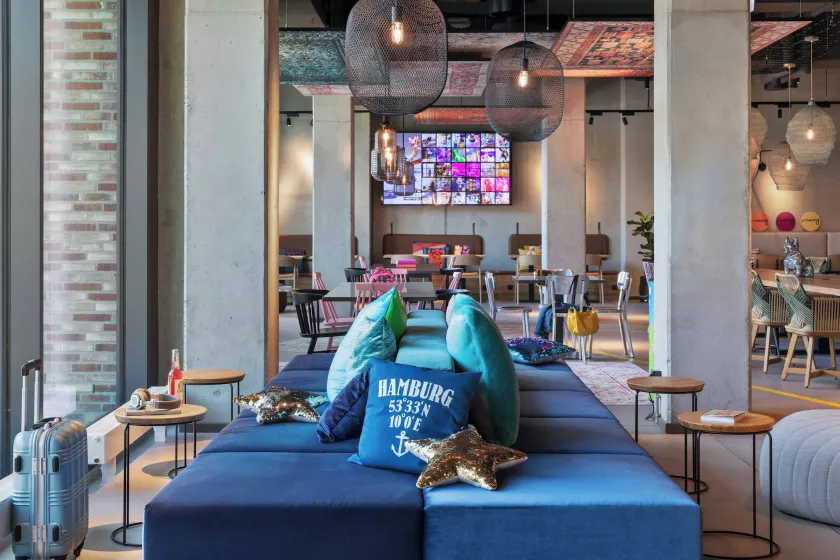 Moxy Hamburg City - Image 1