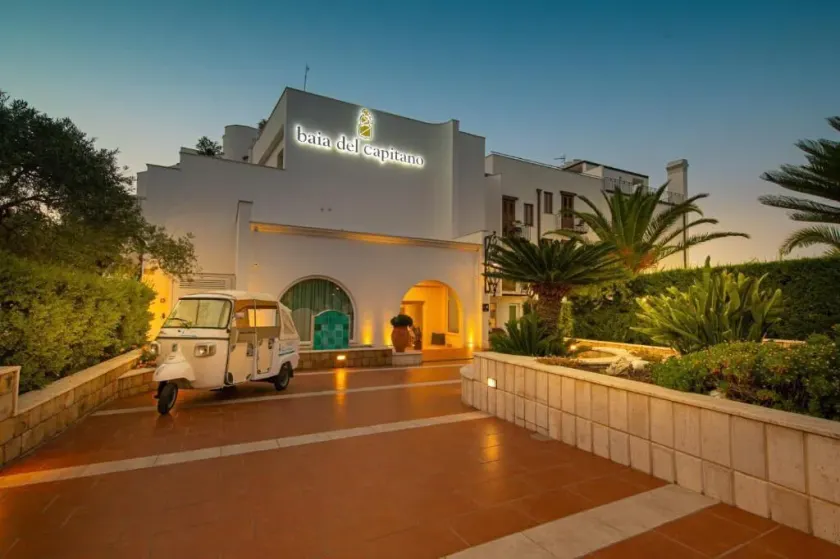 Hotel Baia Del Capitano - Image 1