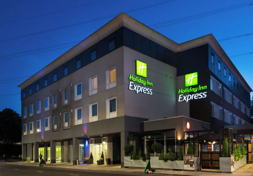 Holiday Inn Express London - Wimbledon South by IHG - Image 1