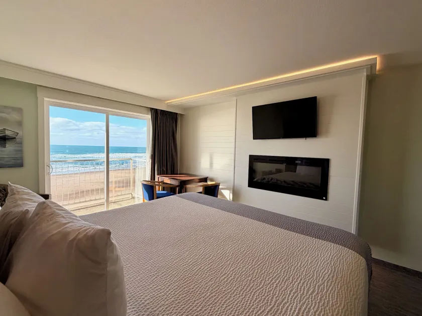 The Sandcastle Beachfront Hotel - Image 1