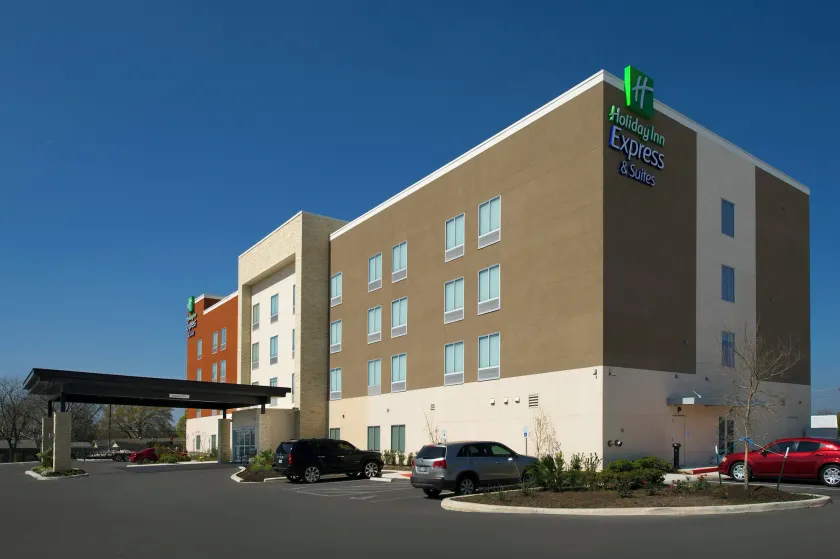 Holiday Inn Express & Suites New Braunfels by IHG - Image 1