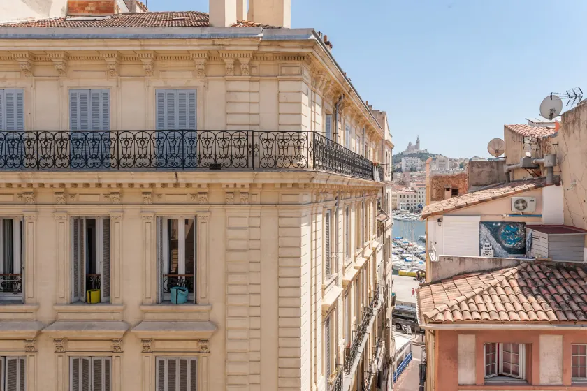 Suite Affaire Marseille Vieux-Port - Image 1