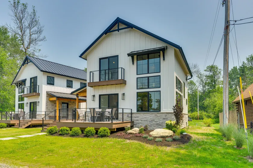 Modern Lake Ontario Escape w/ Beach Access! - Image 1