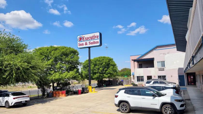 Executive Inn & Suites San Marcos, TX - Image 1