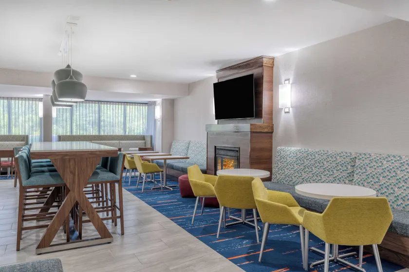 Hampton Inn New Philadelphia - Image 1