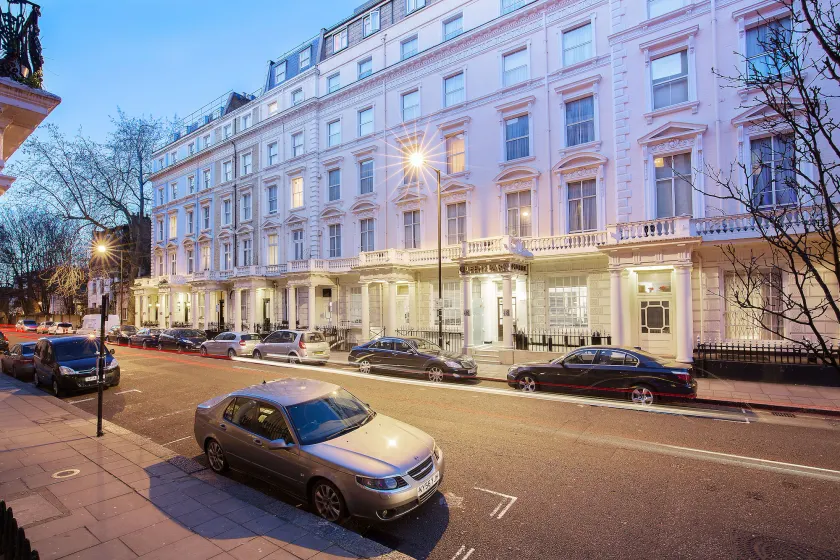 Queens Park Hotel - Image 1