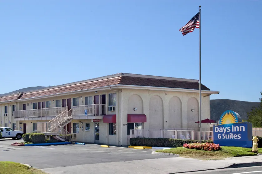 Days Inn by Wyndham San Marcos - Image 1