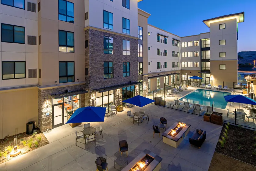 Holiday Inn Express & Suites - Valencia - Santa Clarita by IHG - Image 1