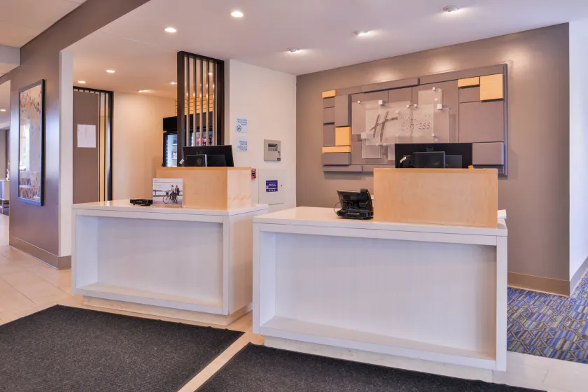 Holiday Inn Express & Suites - Mall of America - MSP Airport by IHG - Lobby