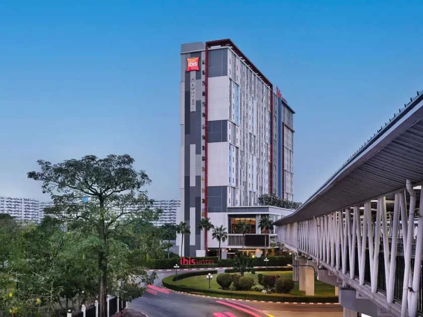ibis Bangkok IMPACT - Image 1