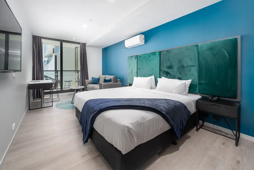 Oros Hotel and Apartments - Image 1