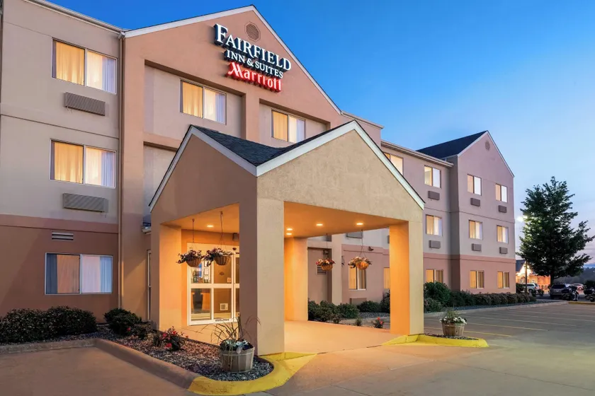 Fairfield Inn & Suites Stevens Point - Image 1