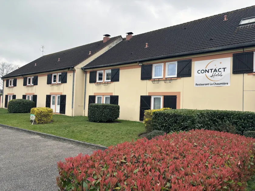 Contact Hotel Restaurant La Chaumière entre Orgeval et Flins A13 sortie 8 - Image 1