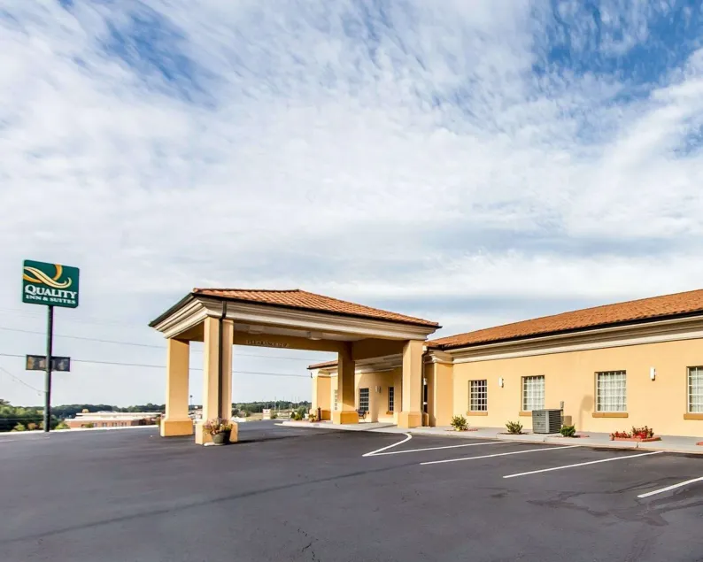 Quality Inn - Image 1