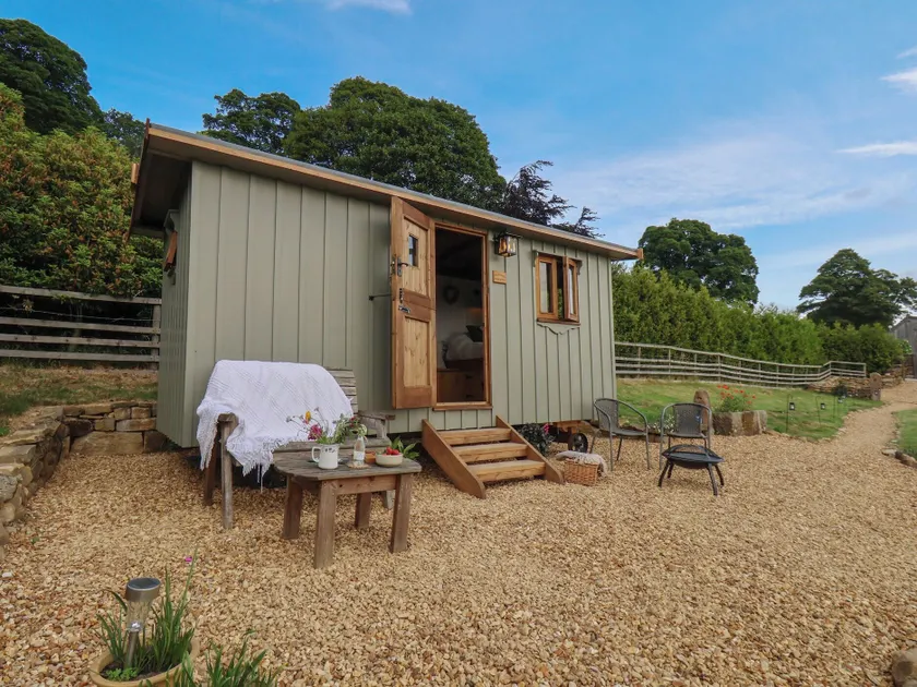 Thistlewoods Shepherds Hut - Image 1