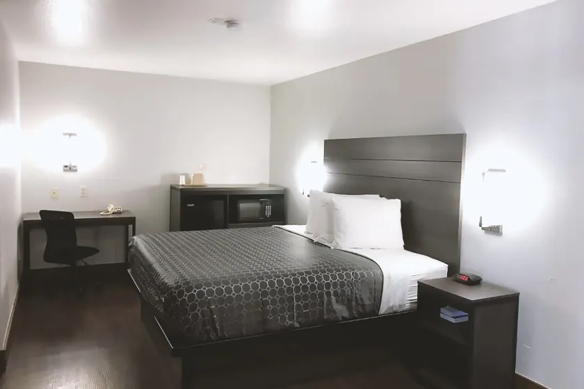 Americas Best Value Inn & Suites San Antonio Arena District - Room