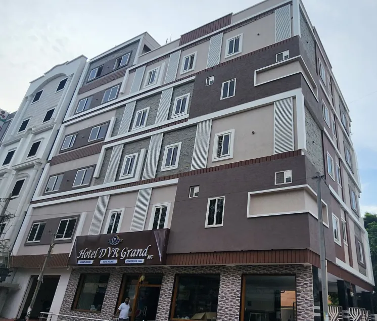 HOTeL DVR GRAND - Image 1