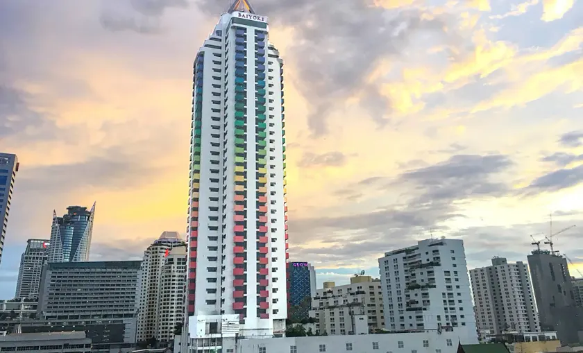 Baiyoke Suite Hotel - Image 1