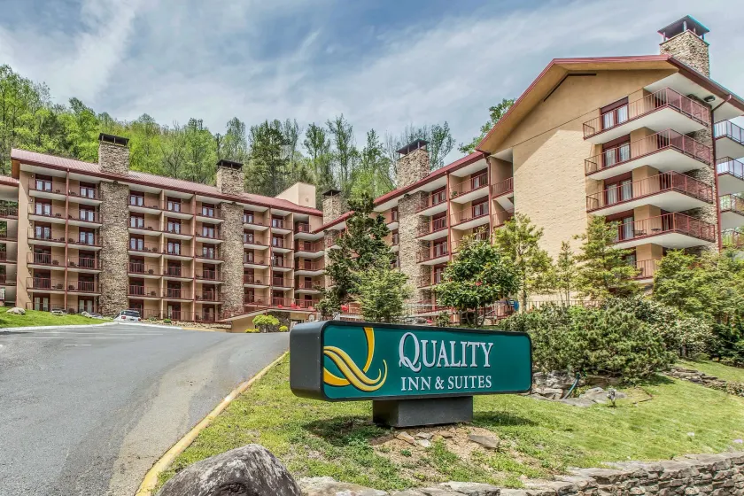Quality Inn & Suites Gatlinburg North - Image 1