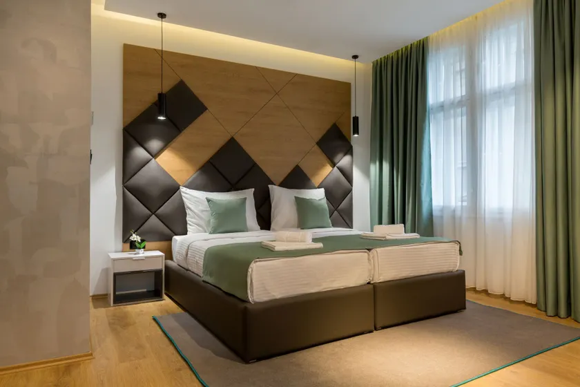 Capital Hotel Garni - Image 1
