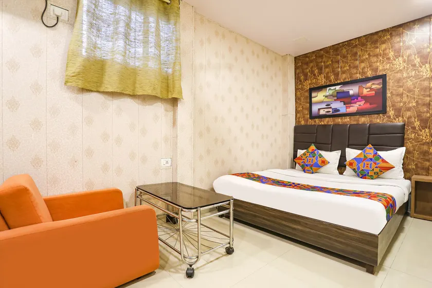 FabHotel Aksa Inn - Image 1
