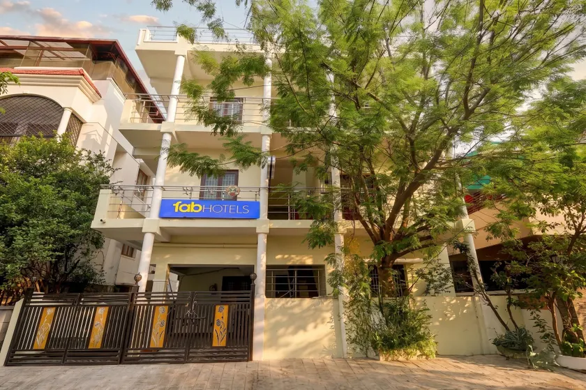 FabHotel Dream Inn - Mogappair East - Image 1