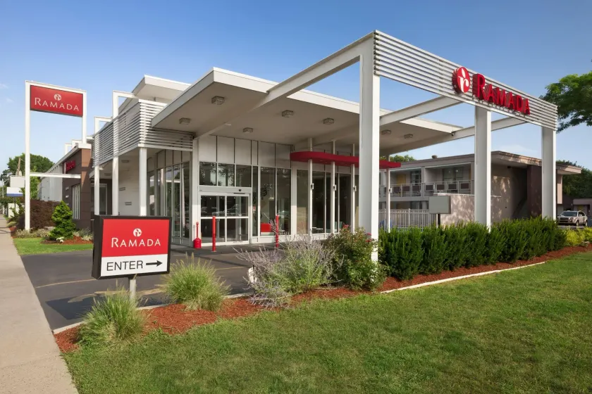 Ramada by Wyndham Rockville Centre - Image 1