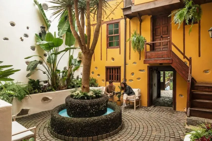 Tulia Apartments & Coworking - Image 1