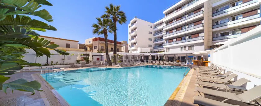 Best Western Plus Hotel Plaza - Image 1