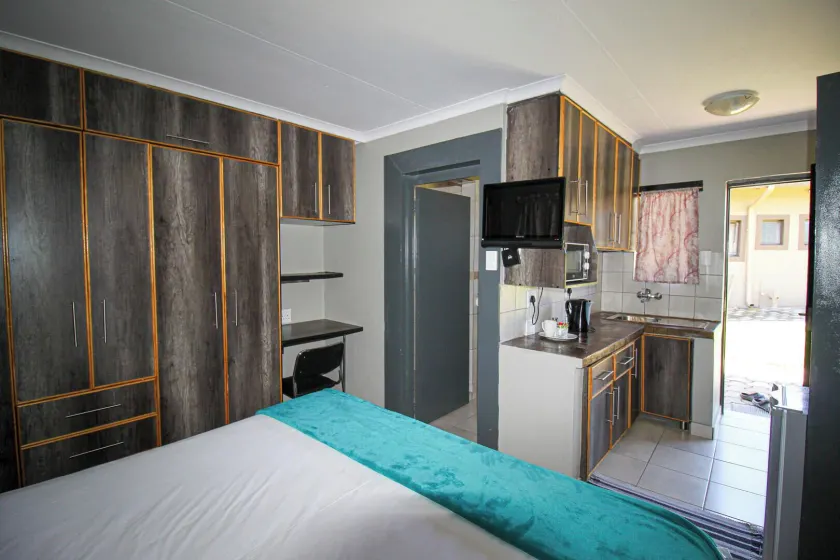 PW Heights Private Guest House - Image 1