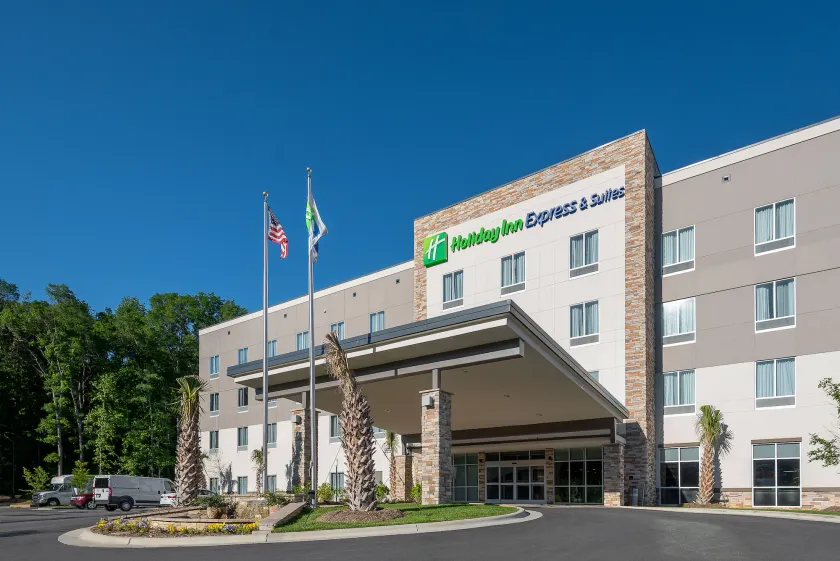 Holiday Inn Express & Suites - Charlotte Airport by IHG - Image 1