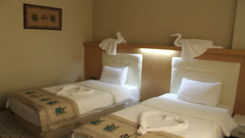 GRAND ALİN HOTEL - Habitación