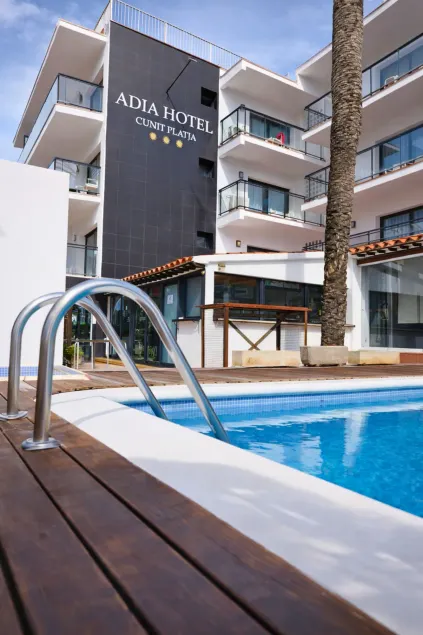 Adia Hotel Cunit Playa - Image 1