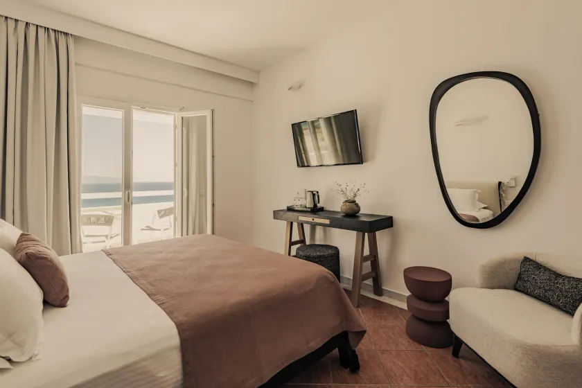 Saint George Hotel - Image 1