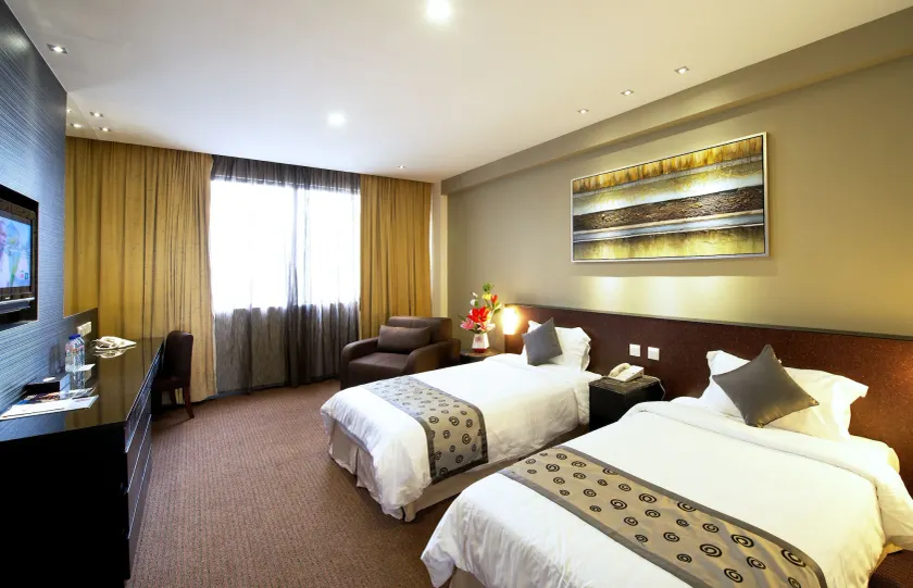 Hotel Royal - Image 1